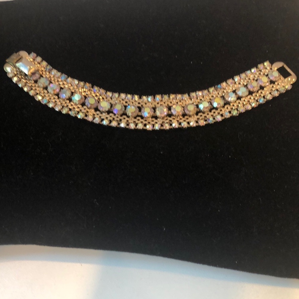 Beautiful Vintage Weiss Multicolor Rhinestone Gold tone wide Bracelet